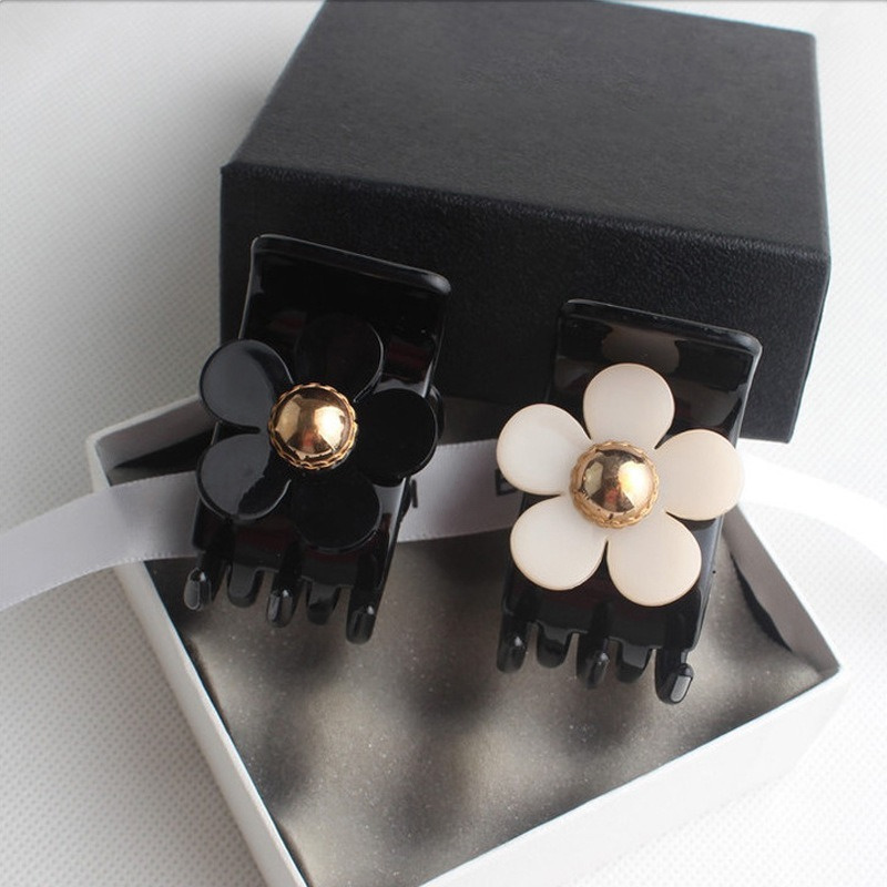 Pinzas para el pelo con flores para mujer, horquillas pequeñas de lujo, color blanco y negro, horquillas dulces para niña, accesorios para el cabello