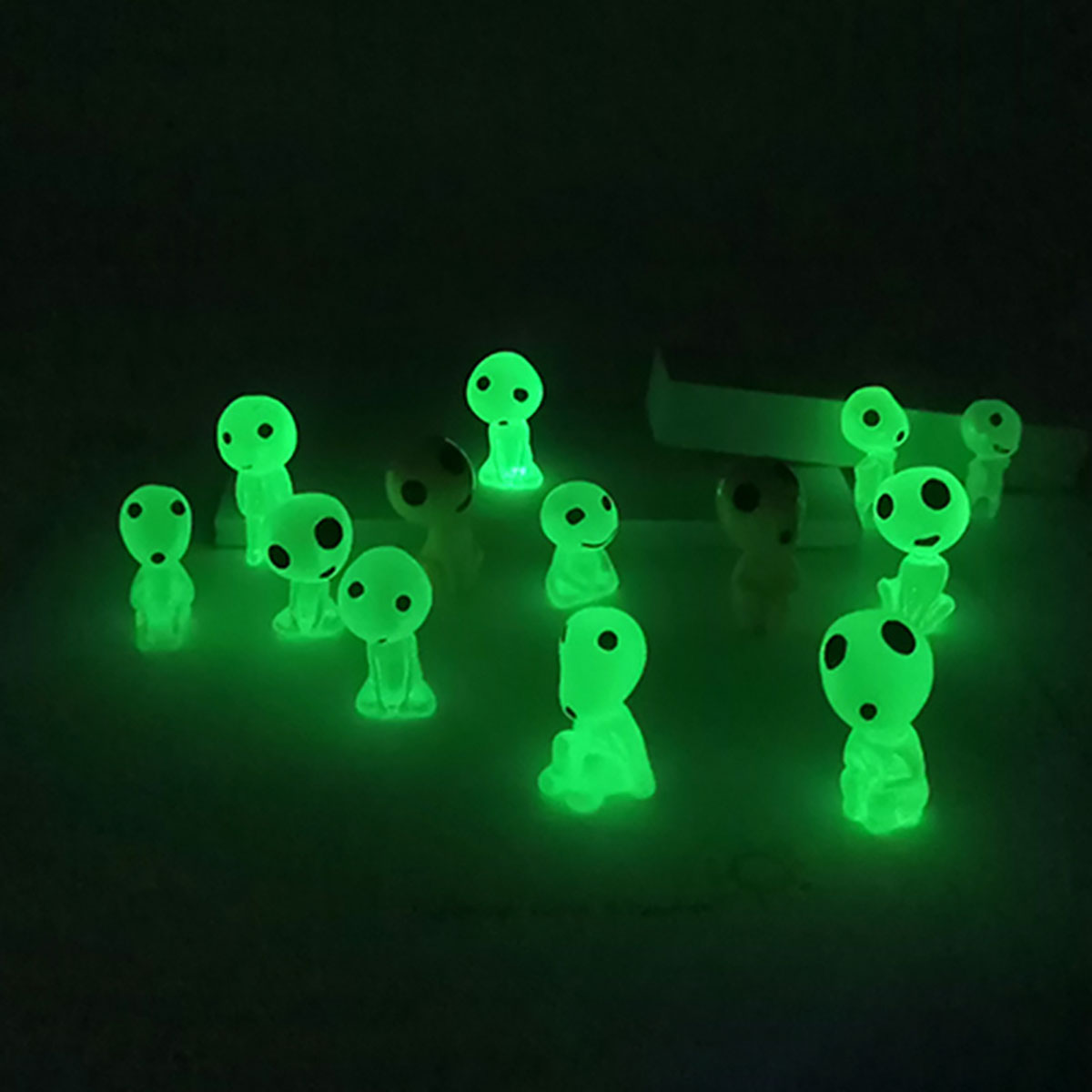 10 Stück leuchtende Elfen Minifiguren Aquarium Dekor Kodama Glow in The Dark Figuren Garten Mikro Blumentopf Landschaft Ornament