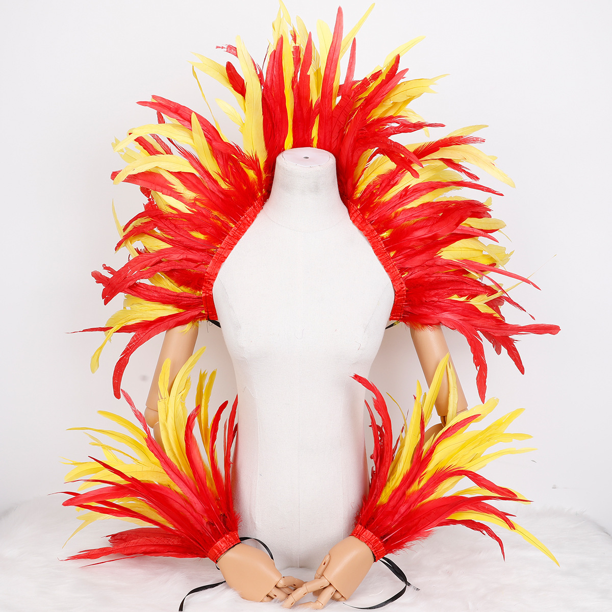 ข้อมือสําหรับผู้หญิงแม่มดฮาโลวีน Mardi Gras Feather Cape เครื่องแต่งกายคอสเพลย์ Gothic Feather Shawl และ 1 คู่