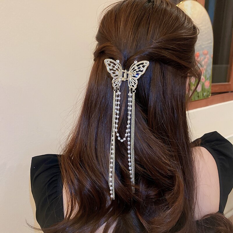 蝶のヘアクリップロングタッセルヘアアクセサリー女性のためのエレガントな模造パールラインストーンサメヘアピンジュエリー