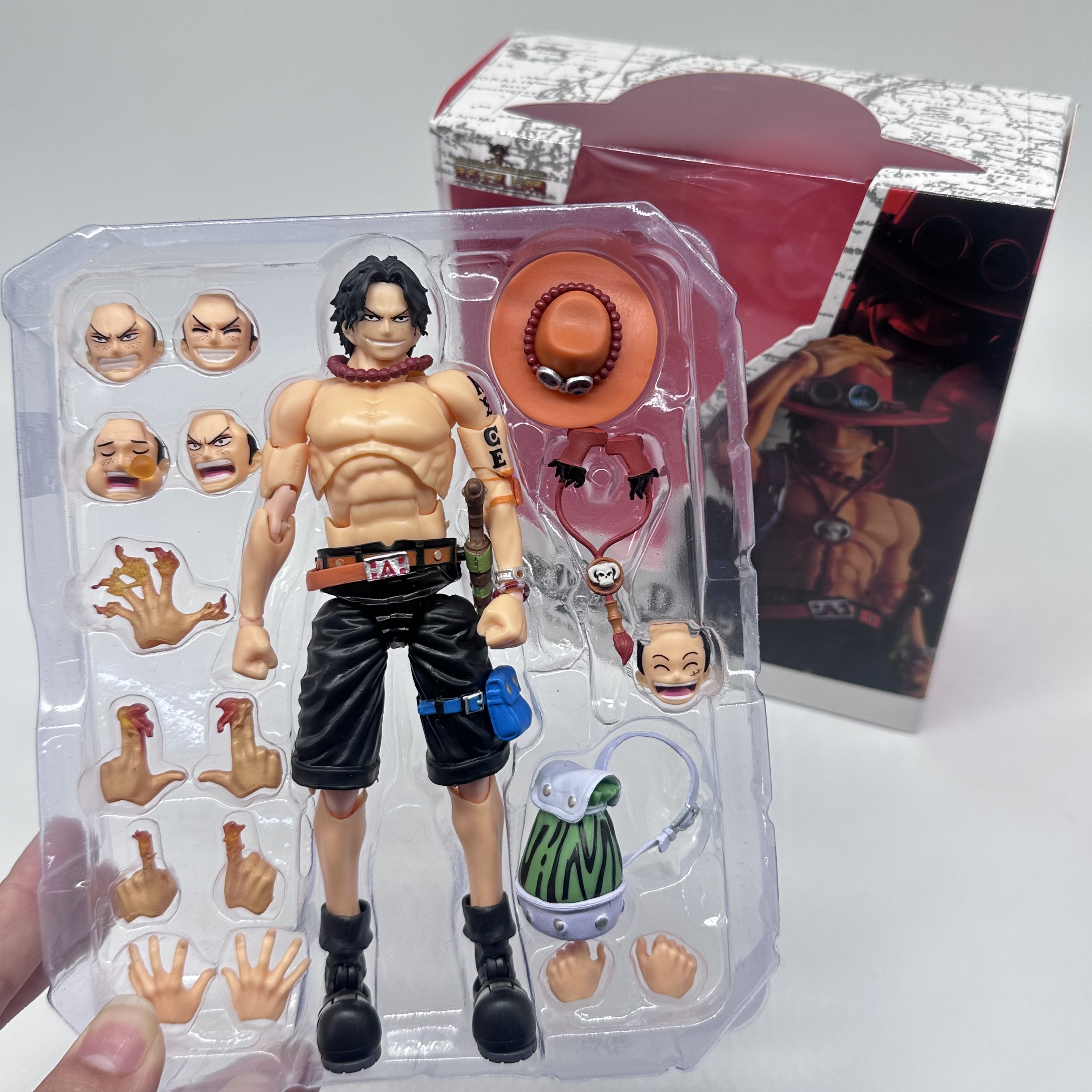 Фигурка Bandai SHF Портгас Д. Эйс, подвижная, коллекционная, для рабочего стола, украшение в стиле One Piece, идеальный подарок для мальчиков