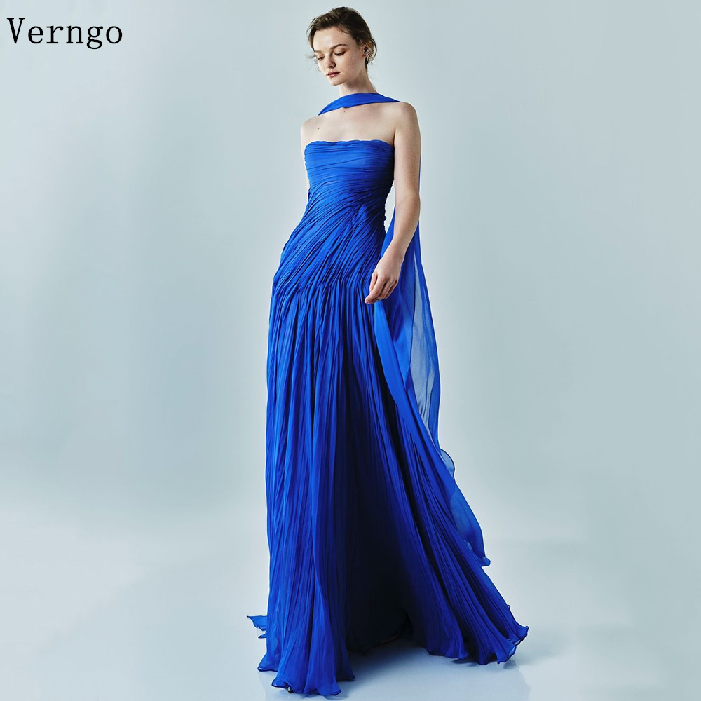 Verngo vestido de noche azul real elegante sin tirantes una línea vestido de fiesta fluido vestido de fiesta de graduación de seda plisado a mano personalizado
