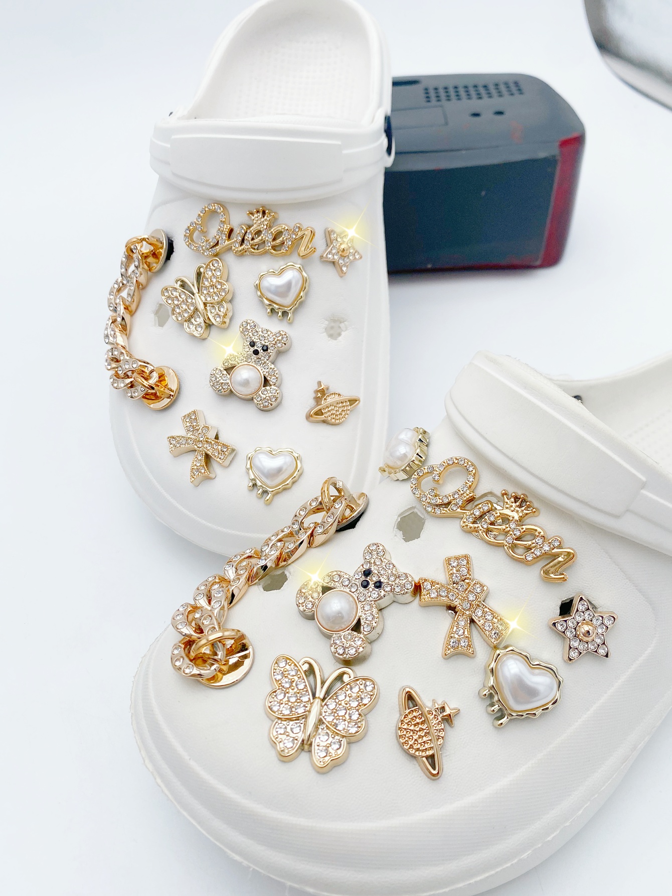 18 Pezzi di Ciondoli per Scarpe a Forma di Orsetto Dorato, alla Moda e Versatili, Accessori Staccabili Fai-da-te per Zoccoli da Giardino e Decorazioni Floreali per Esterni