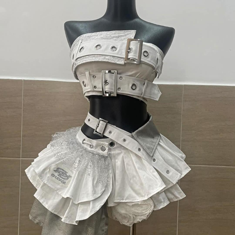 夏のヴィンテージエレガントな Y2K 女性 2 個セットパンクゴシックストラップレスクロップトップス + ハイウエストフリルスカート女性パーティー衣装 2025