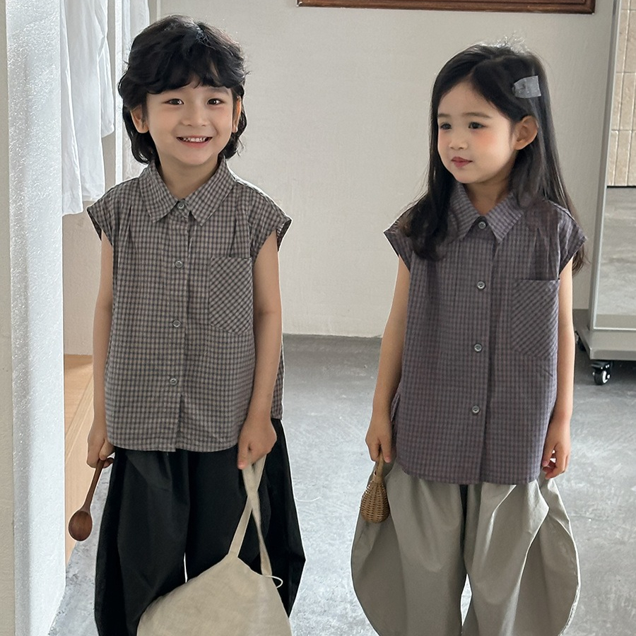 Camisa 2026 Primavera e Verão Nova Coleção Infantil Estilo Coreano para Meninos e Meninas Camisa Xadrez Fina Sem Mangas Estilo Estrangeiro