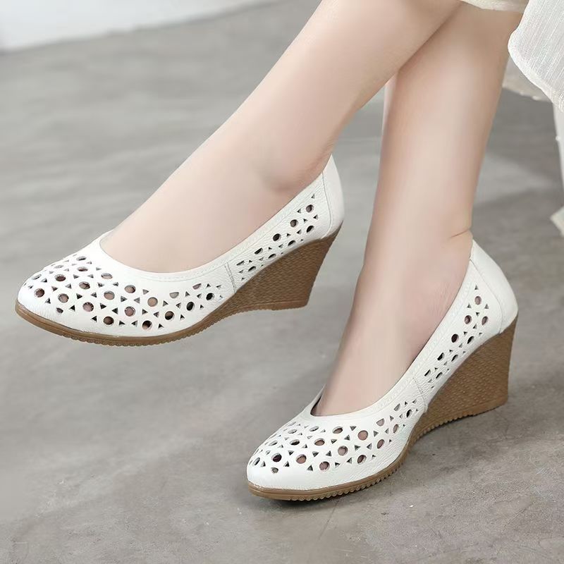 ผู้หญิงหนัง Hollow OUT Wedges รองเท้าฤดูร้อนใหม่ Soft Sole ลื่นตื้น SLIP บน Breathable ถ้ํารองเท้ารองเท้าส้นสูงรองเท้าแตะ