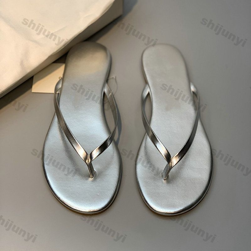 Dames Slippers 2026 Zomer Nieuwe Comfortabele Ademende Zachte Bodem Strand Muje Lichtgewicht Mode Outdoor Slip-on Casual Flats
