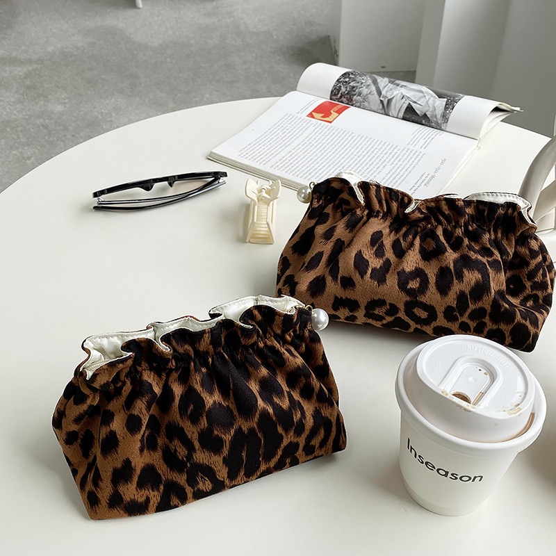 Bolsa de maquillaje con cremallera y perlas para mujer, organizador de viaje de gran capacidad, bolsa de maquillaje con estampado de leopardo, regalo