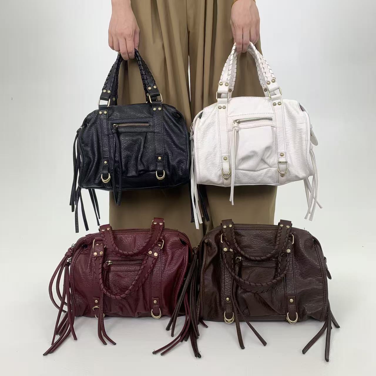 Y2K feminino estilo rua rebite personalizado feito velho bolsa de ombro, bolsa tote retrô para motocicleta