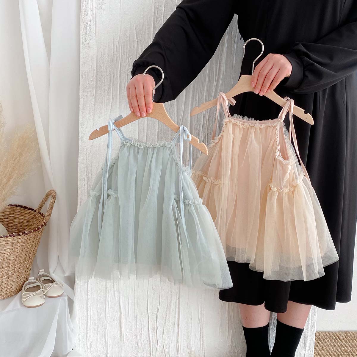 Meninas ins vestido de alça, verão novo coreano meninas doce vestido de princesa vestido de alça de malha, adequado para sair
