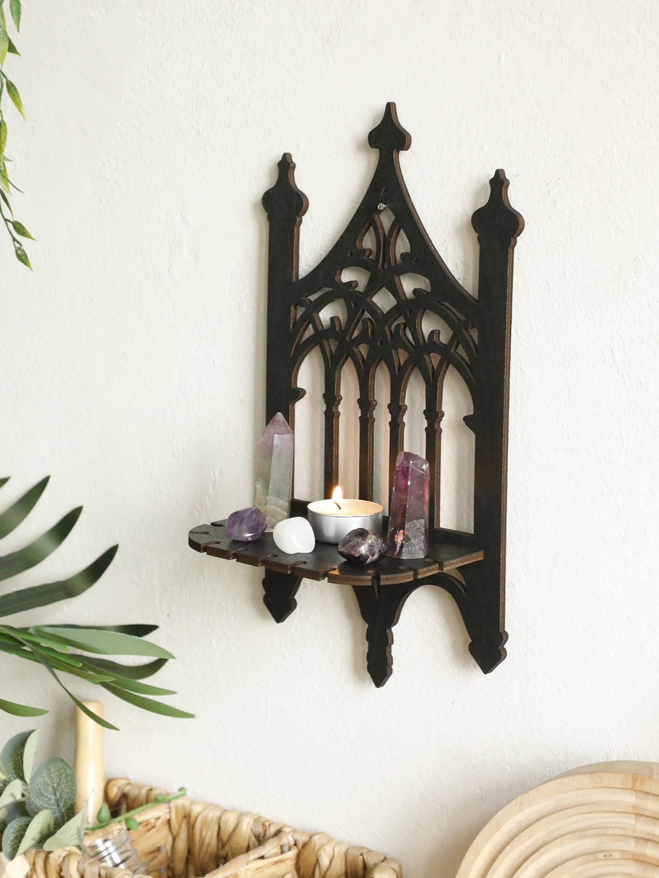 Étagère murale gothique noire en bois, décoration murale creuse vintage en forme de clôture, étagères flottantes, support pour cristaux, décoration de chambre