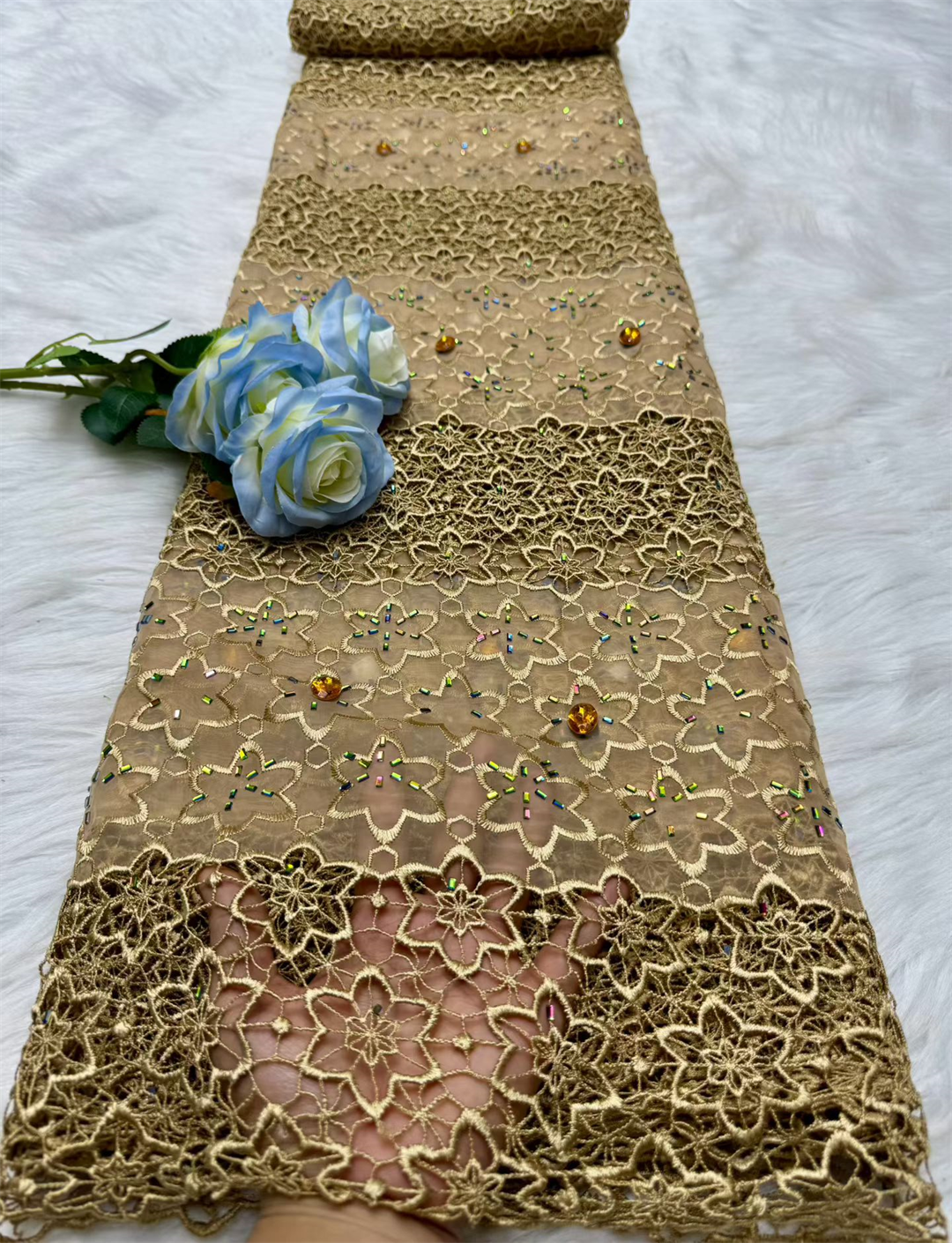Tessuto di pizzo cavo africano 2026 pizzo di guipure francese nigeriano solubile in acqua di alta qualità con paillettes per abito da sposa