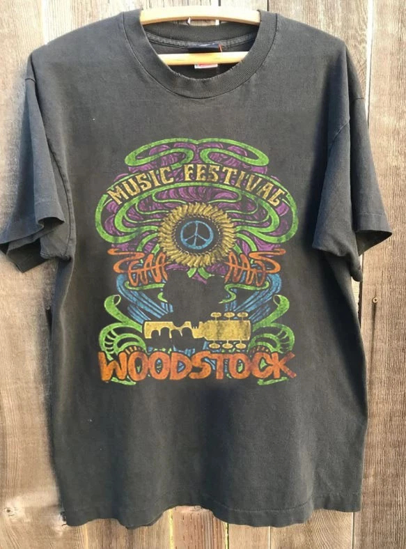 Camiseta unissex de carvão do festival de música vintage da banda Woodstock