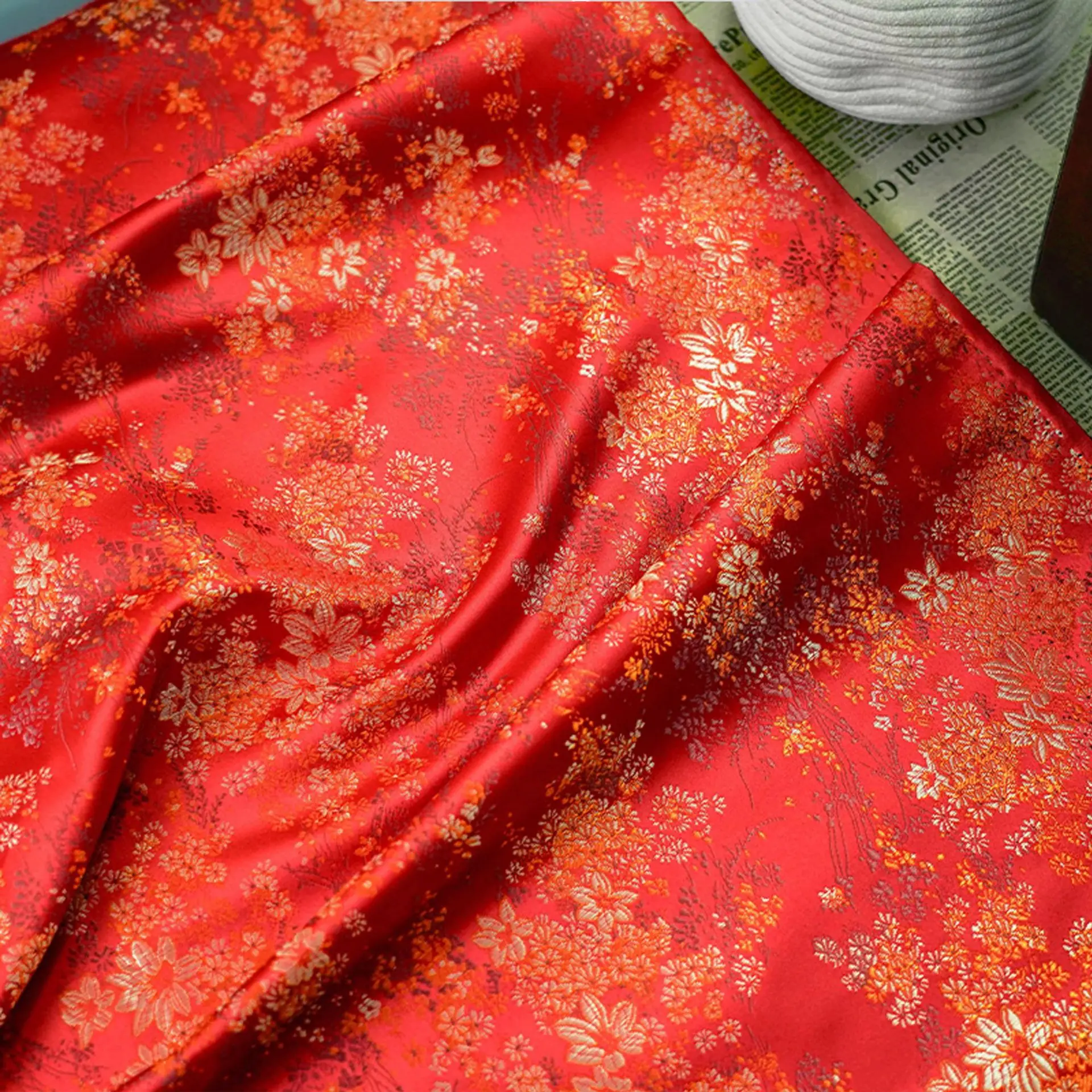 Chiński styl kwiatowy brokatowy żakardowy materiał Cheongsam świąteczna suknia ślubna Diy tkanina do szycia