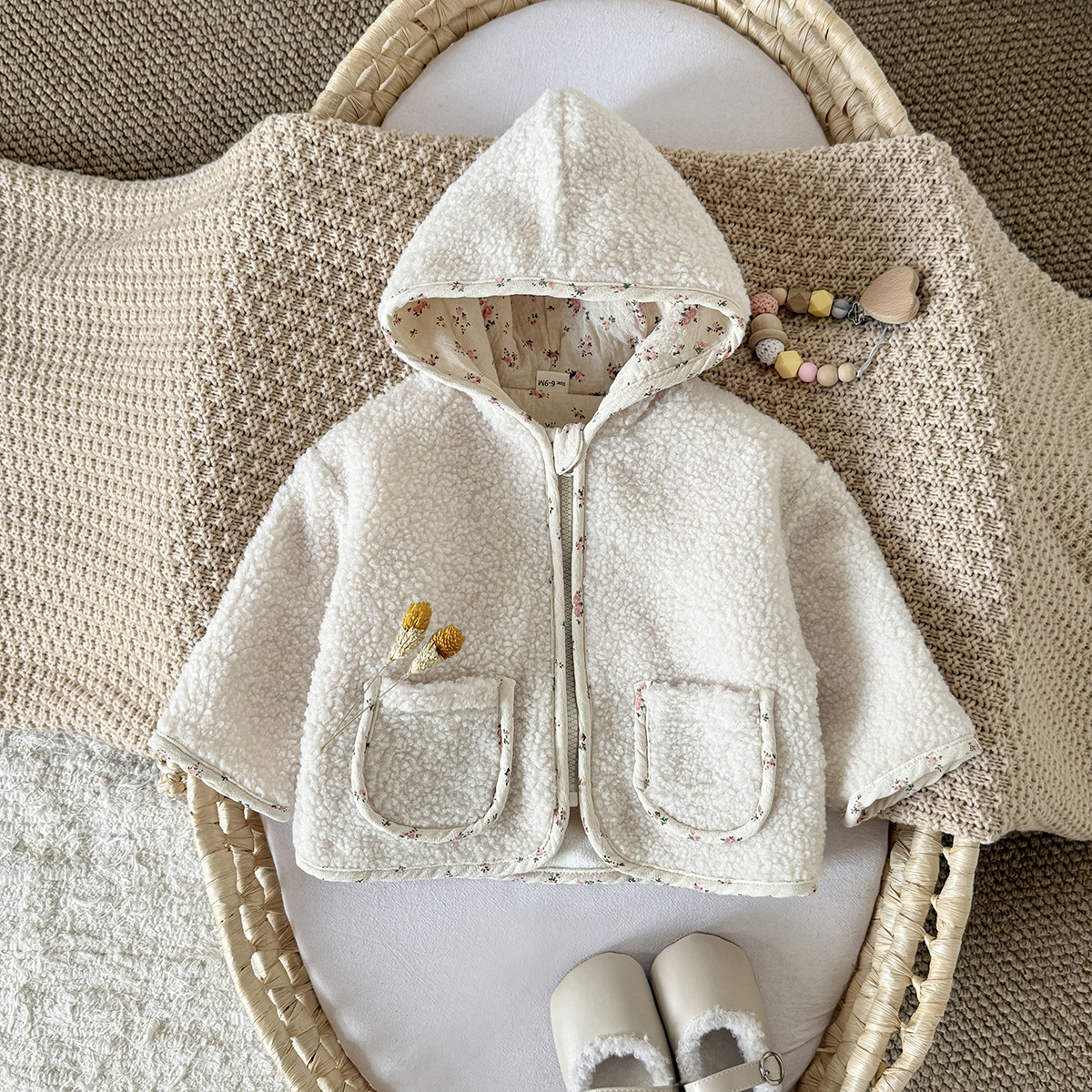 Jaquetas para bebês meninas, manga comprida, pequena jaqueta de pelúcia floral com capuz e dois bolsos, casacos infantis, roupas infantis
