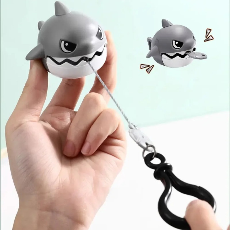 NEW Creative Fun Pull Line Nibbling Shark Keychain For Cartoon Eating Small Fish Keyring Car Bag Small Pendant Gift