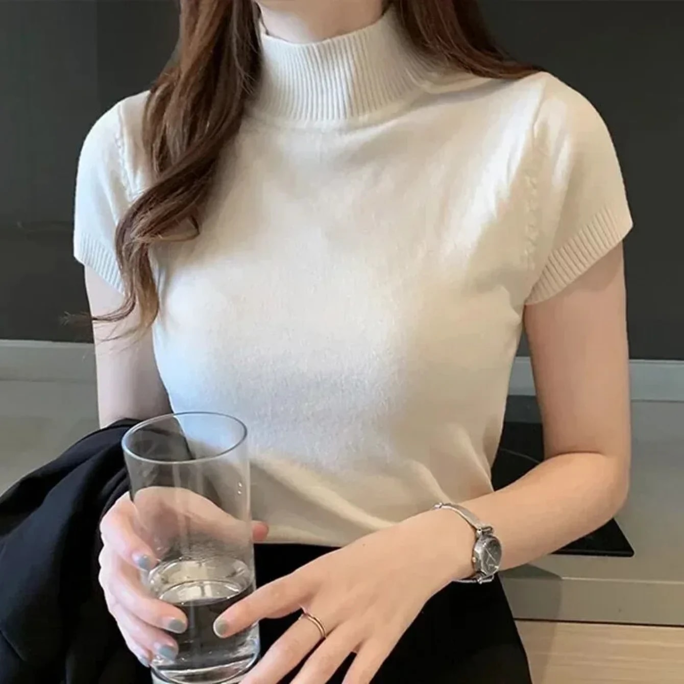 T-shirt à col mi-haut pour femmes, pull décontracté, style coréen, vêtements monochromes élégants, saison de printemps et d'été, mode