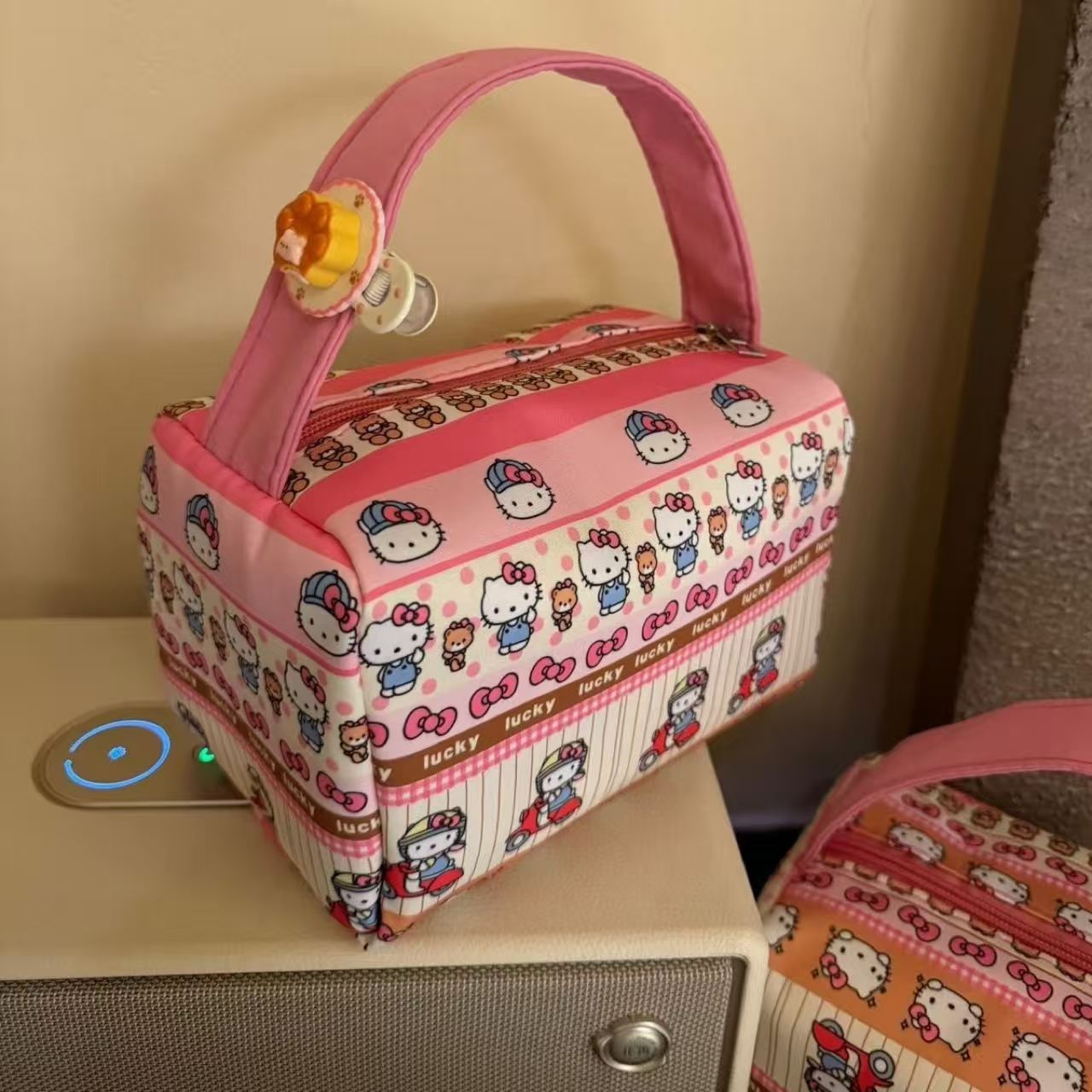 Косметичка Sanrio Hello Kitty, портативная дорожная сумка для туалетных принадлежностей, объемная сумочка для девочек, подарок на день рождения