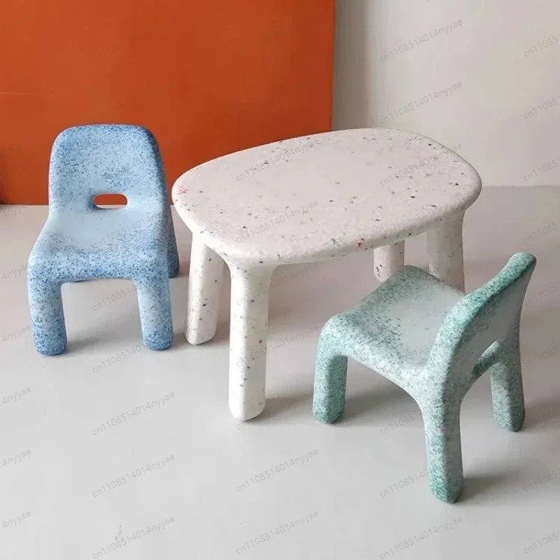 Nordic Girl’s Table and Chair Set Creative Plastic Writing Desk School Furniture Perfect for Living Room or Study Area