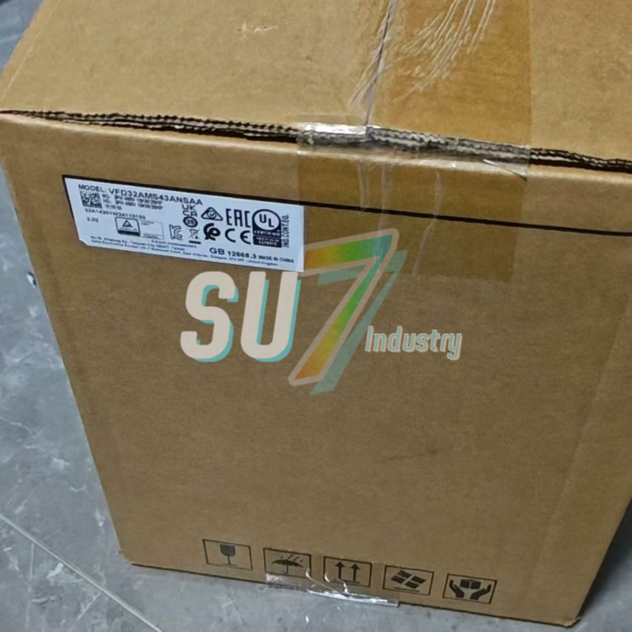 Frequency converter     New original   VFD32AMS43ANSAA