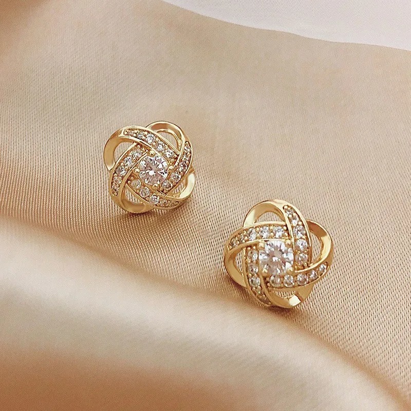 ต่างหูคริสตัล Shiny Crystal สไตล์เกาหลีหรูหรารูปทรงเรขาคณิตต่างหู Rhinestone สำหรับสุภาพสตรีเครื่องประดับแฟชั่นของขวัญ