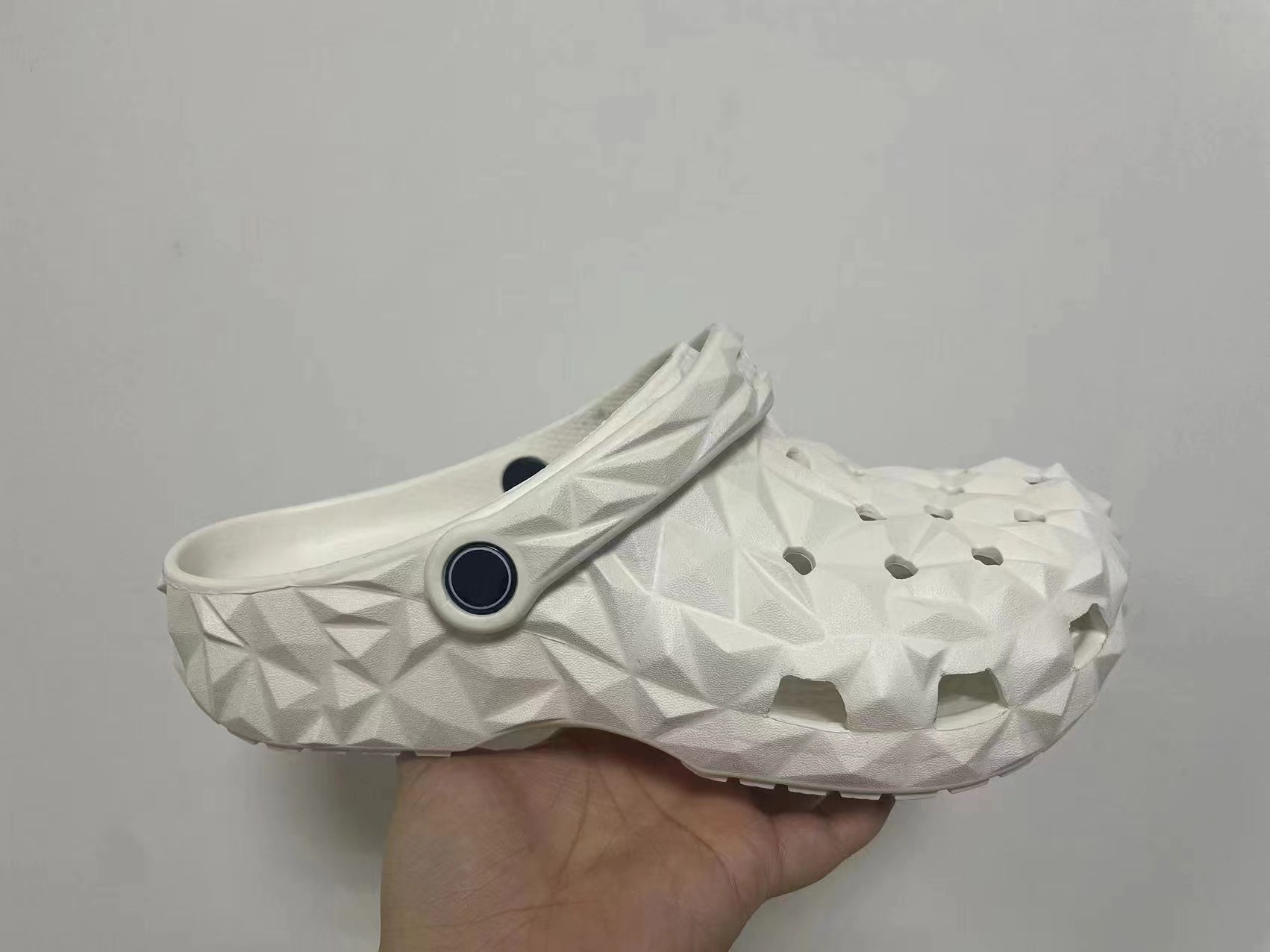 Geperforeerde sandalen voor heren, comfortabel, lichtgewicht, antislip tuinslippers, veelzijdige strandschoenen voor alle seizoenen