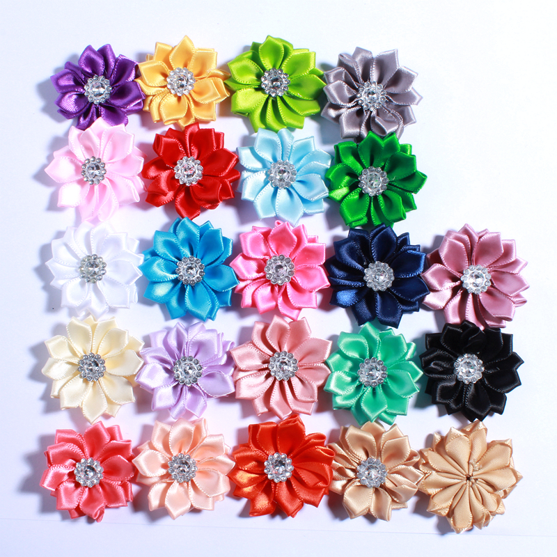 120 STÜCKE 4 CM Mehrschichtigen Mini Satin Blume Mit Acryl Taste Seidenband Stoff Blume Für Kopf Tragen U Pick farbe
