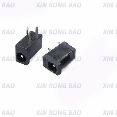 10pcs heißer Verkauf hoher Qualität DC-002 schwarzer DC-Steckdosen stecker dc002 1,5a 50V 0,3*3.5mm/1,1*3.5mm Buchse