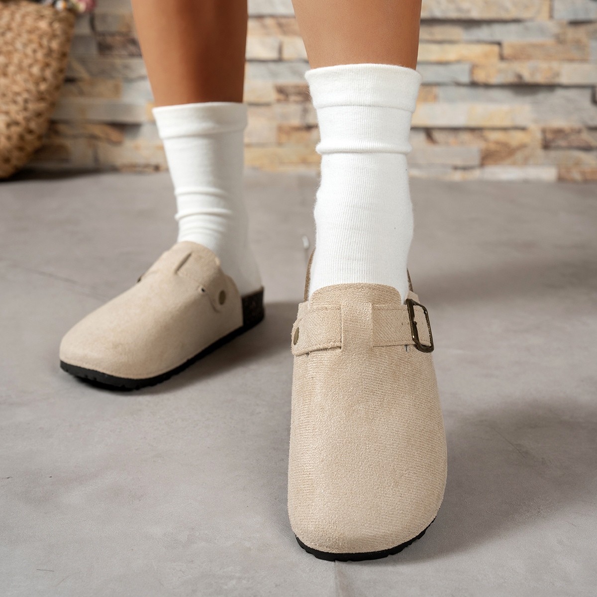 Große Größe Modische Dicksohlige Pantoffeln Retro-Gürtelschnalle Einfach zu Tragende Outdoor-Hausschuhe Runde Zehenkappe Gummisohle für Erwachsene