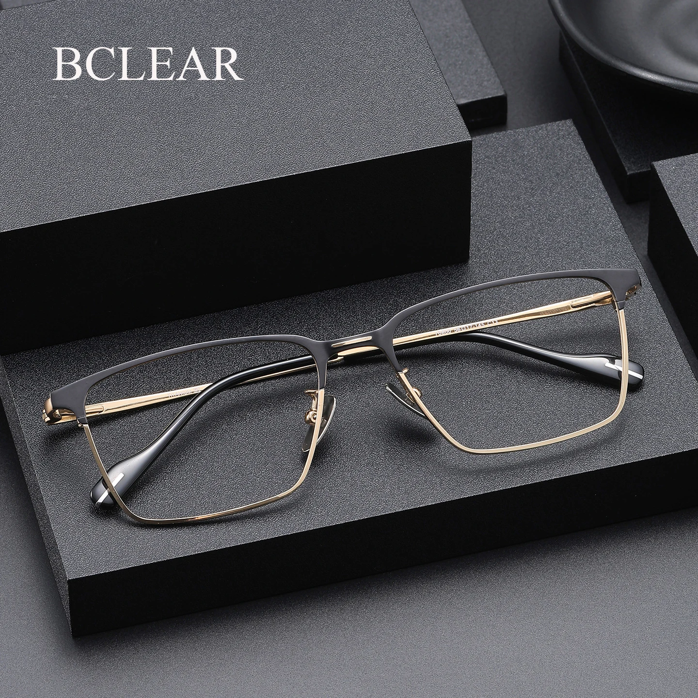 Montatura per Occhiali BCLEAR in Titanio Ultra Leggero, Forma Quadrata, Comoda, Classica, Retrò, per Uomo e Donna, Stile Letterario di Tendenza