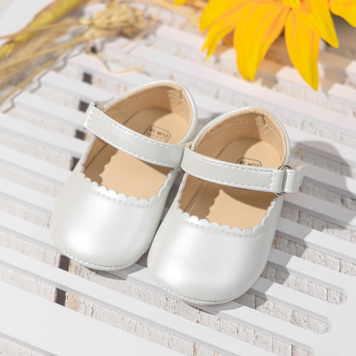 KIDSUN-sola de borracha antiderrapante para meninas, vestido de bebê recém-nascido, sapatos brancos para criança, dança do casamento, primavera