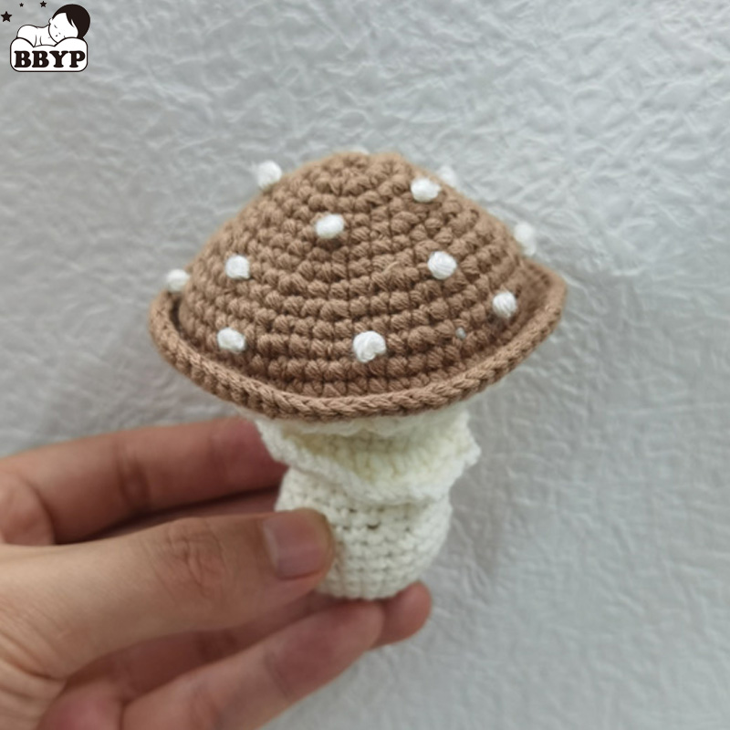 ベビー用品,キノコの形をしたかぎ針編みのガラガラ,赤ちゃんの歯が生えるおもちゃ,さまざまな形の赤ちゃんのガラガラ,教育ゲーム,1個