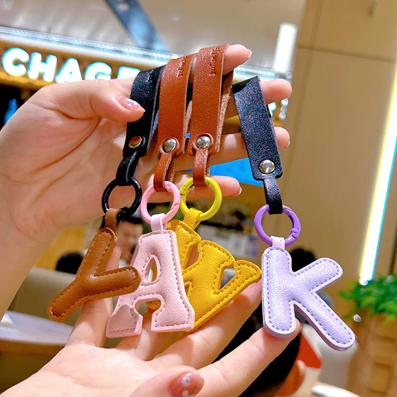 LLavero de cuero creativo con letras en inglés, adornos colgantes para bolso, dijes, decoraciones para bolso, bolso de teléfono, accesorios de regalo