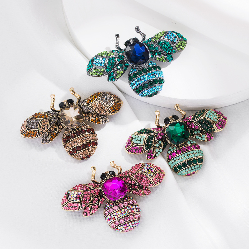 Vintage Klassische Frauen Luxus Biene Kristall Brosche Schmuck Große Strass Metall Insekt Abzeichen Für Dame Anzug Mantel Broschen Pins Geschenk