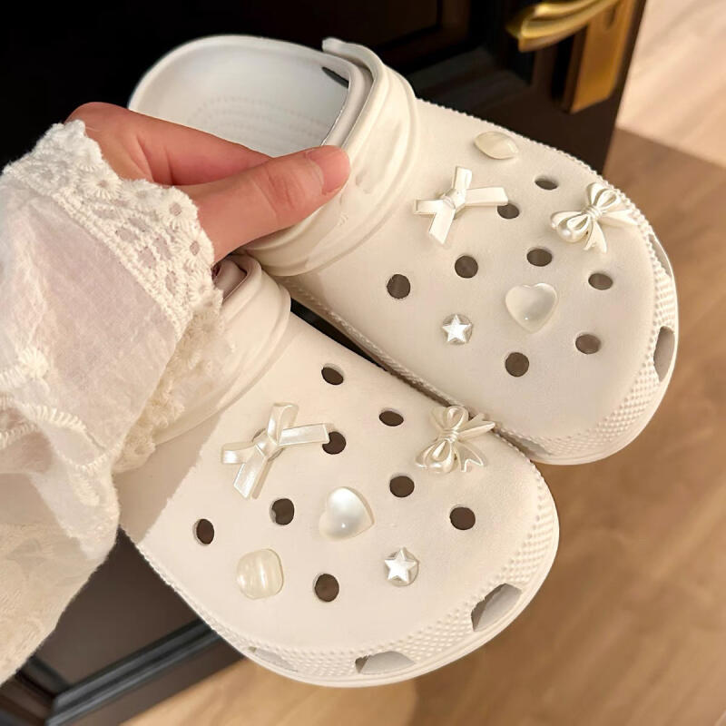Elegante Set di Charms per Scarpe con Fiocco Bianco Stile Balletto, Accessori Floreali per Sandali e Zoccoli Coreani Estate 2026, Decorazioni Fai da Te per Scarpe da Donna