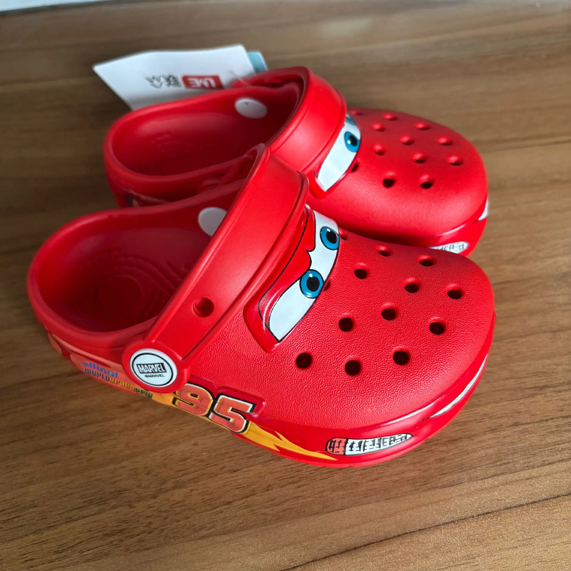 Disney relâmpago mcqueen sapatos led iluminado carro crianças chinelos animação crianças sandálias de praia meninos menina presente