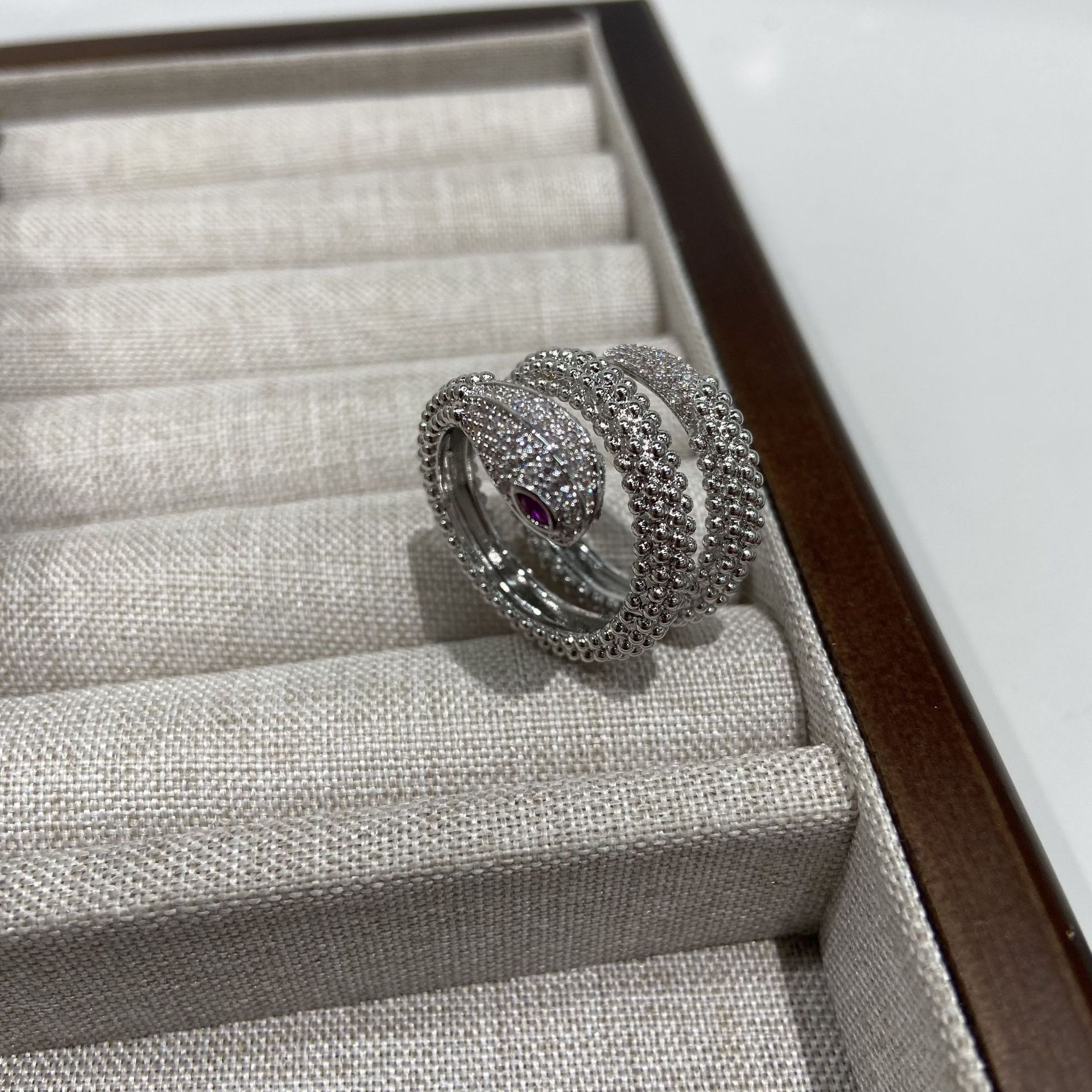 Cincin Jari Wanita Zirkon Serpentine Premium 2025