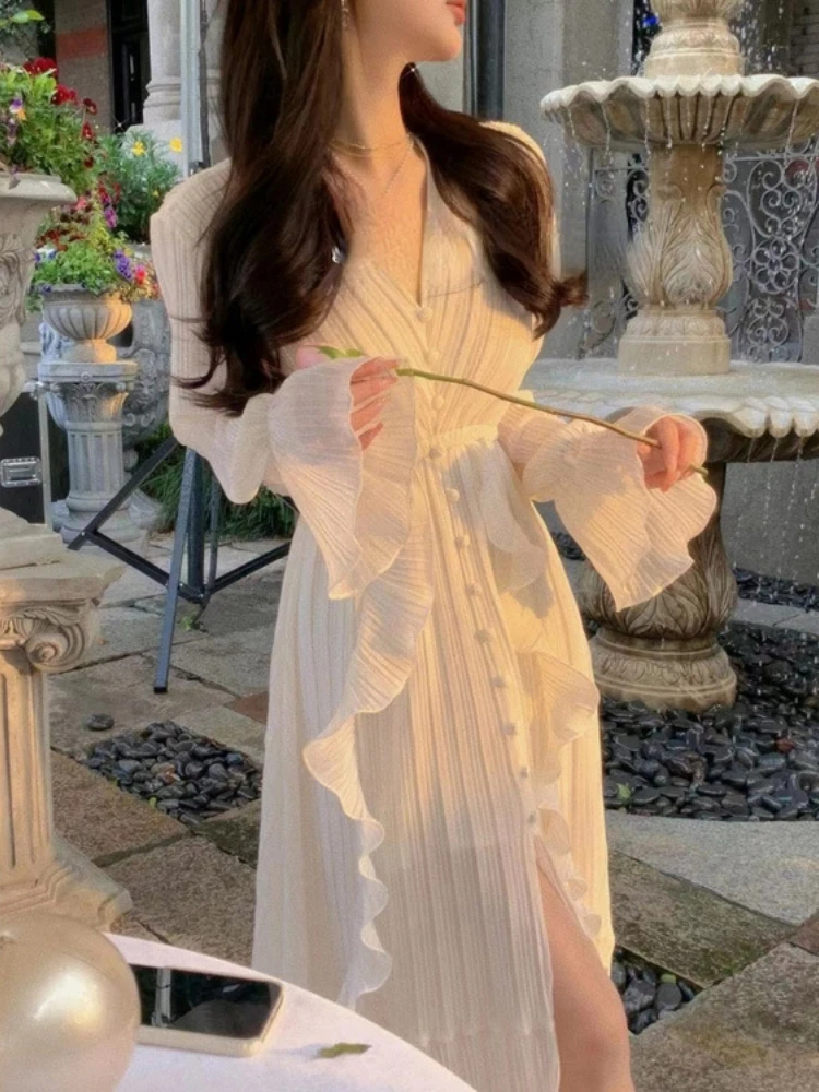 Abito a pieghe con volant abbigliamento donna maniche lunghe abito lungo bianco primavera e autunno coreano Retro Fashion Grace