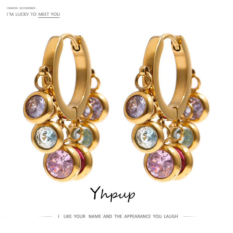 Yhpup Brincos de argola coloridos de zircônia cúbica de aço inoxidável para mulheres, brincos geométricos de textura de metal da moda requintada, presente