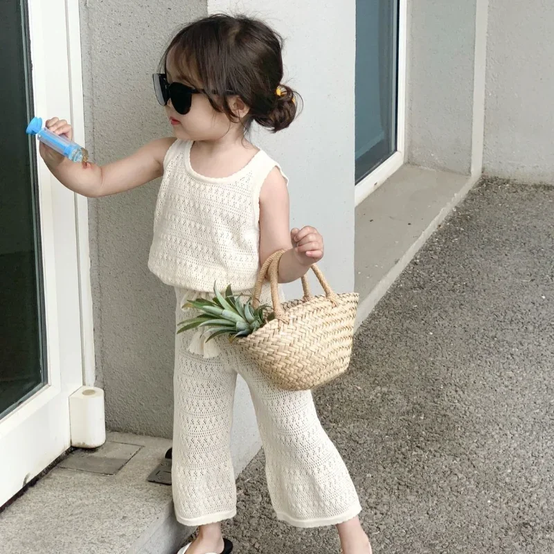 Conjuntos de ropa para niña, conjunto coreano de punto fino para niña, chaleco transpirable hueco + pantalones de pierna ancha, traje de dos piezas 2024
