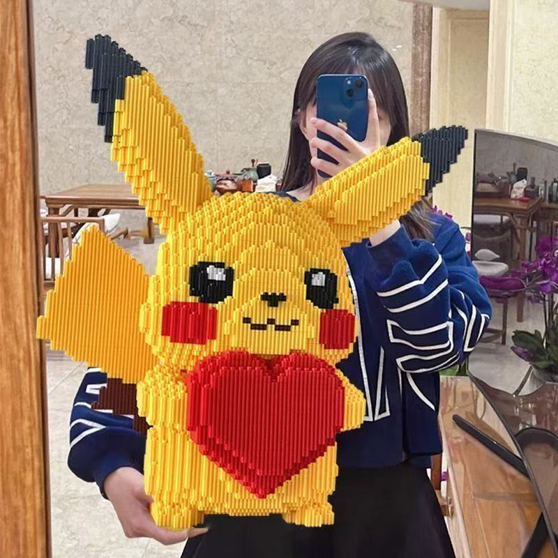 Blocos de construção Pokemon Pikachu, 45 cm, tijolos em formato de coração, brinquedo para adultos e crianças, alívio do estresse