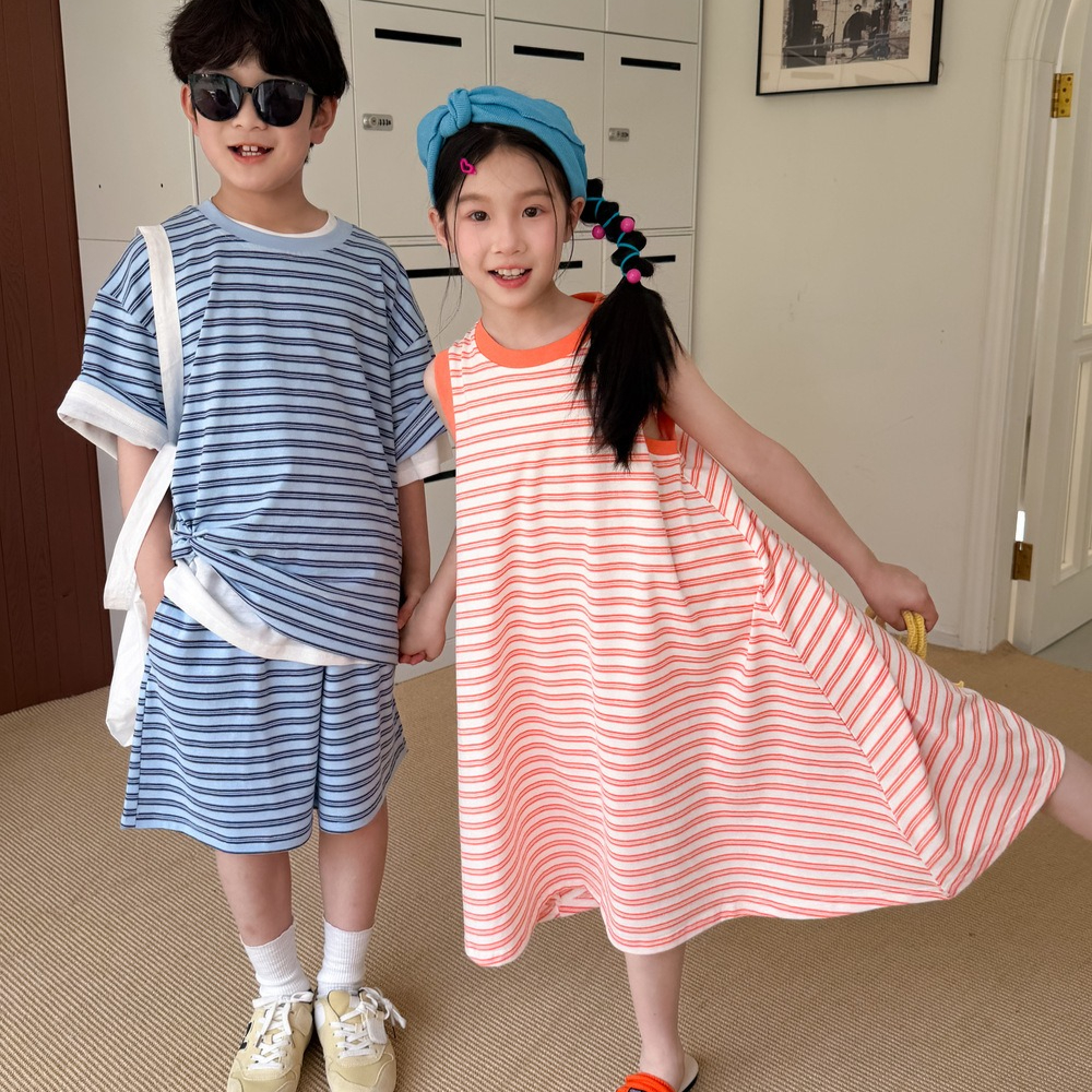 Conjunto de Ropa Infantil Primavera-Verano 2026, Camiseta de Manga Corta a Rayas y Pantalones Cortos para Niños y Niñas, Dos Piezas, para Hermanos