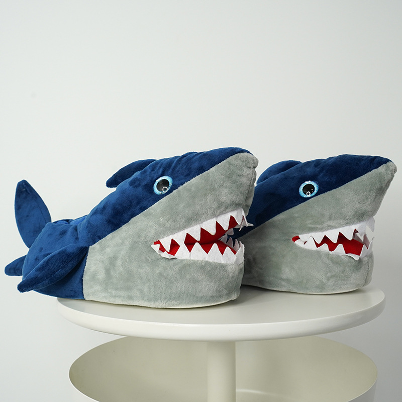 Lindas zapatillas de felpa de tiburón de dibujos animados para hombres y mujeres, zapatos de suelo cálidos de invierno para interiores y hogares divertidos con animales suaves