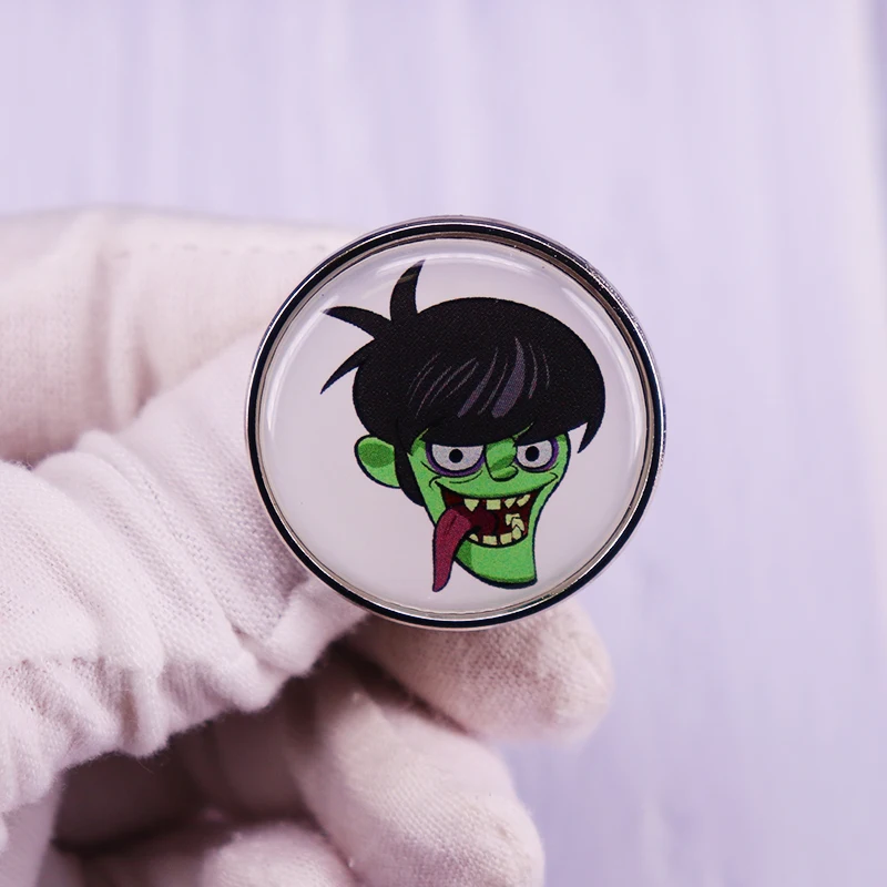 Murdoc Niccals Pin Gorillaz Badge artistico Spilla cabochon in vetro con personaggio dei cartoni animati