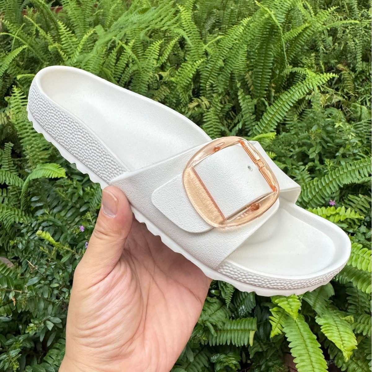Zomermode dames platte sandalen met één bandje, EVA sandalen met grote gesp, veelzijdige outdoor strandschoenen