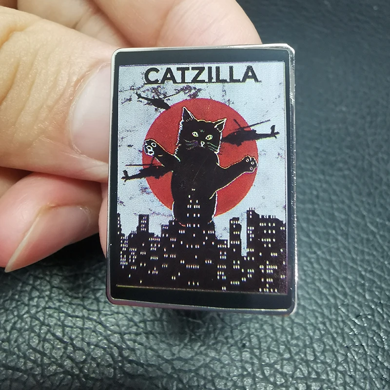 NekoZilla-pin esmaltado de gato negro, insignia de parodia G0dzillas para amantes de los gatos, adición divertida