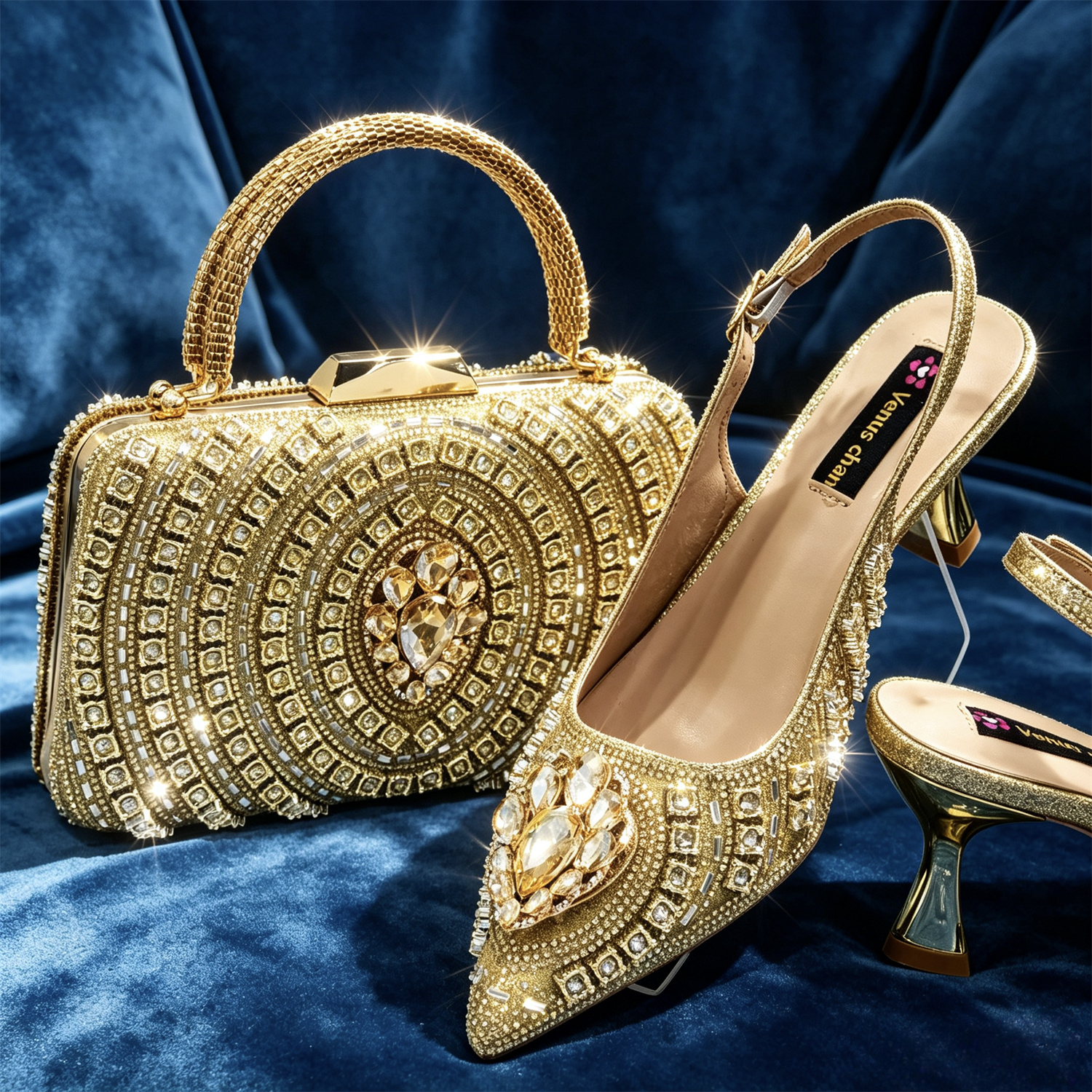 Conjunto de Sapatos e Bolsa Femininos de Salto Alto com Bico Fino, Inspirados na Moda Italiana, com Detalhes em Strass Dourado, Feitos à Mão, Elegantes para Festas - Coleção 2026