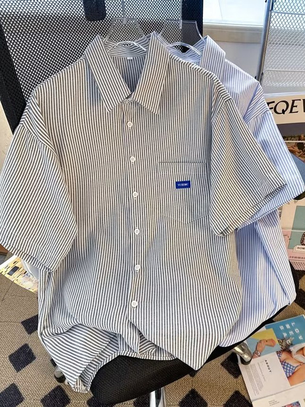 Summer Men's Striped ort Sve Loose Fit irt Thin Button-Up Casual Versatile Top Youth Trendy Sle Non-Iron Treaent