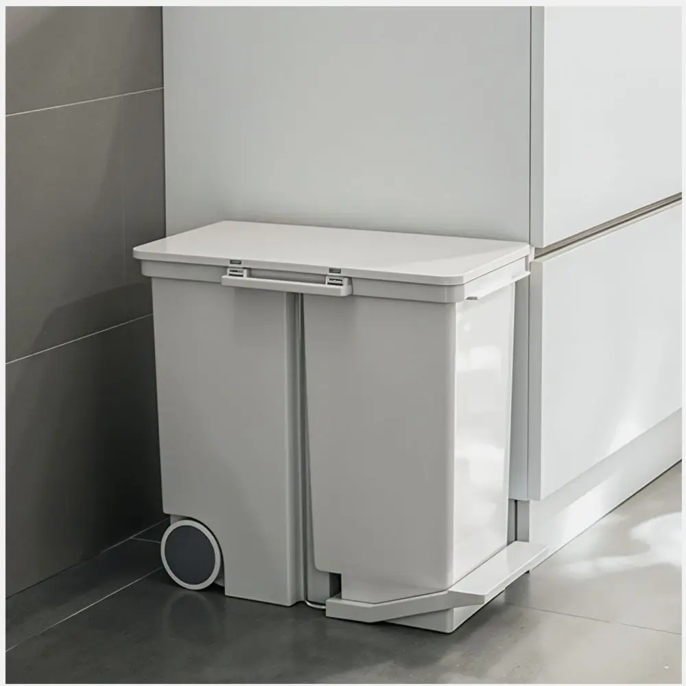 26L Dual-Section Pedal Trash Can with Wheels – Separate Dry & Wet Waste Storage for Kitchen or Living Room, Compact 50×25×43cm D
