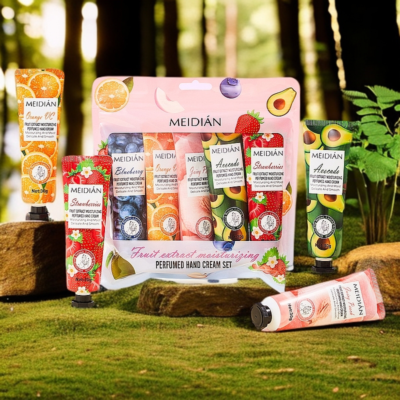 Vijfdelige handcrème met fruitgeurende voor het hydrateren en langdurige geurretentie. Handverzorging masker crème